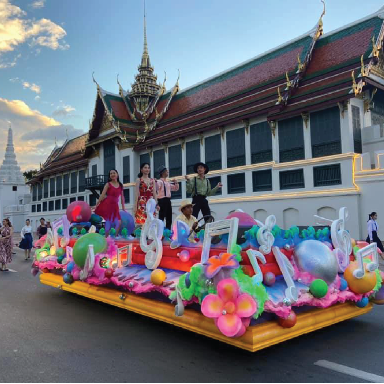 ตกแต่งงาน 5 ธันวามหาราชา ณ ท้องสนามหลวง